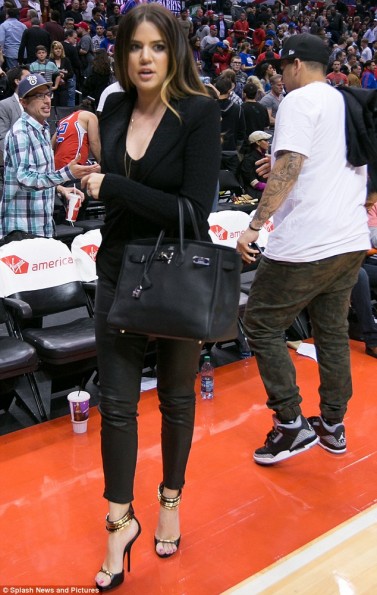 Kardashians- Clipper-game-the-jasmine-brand (2)