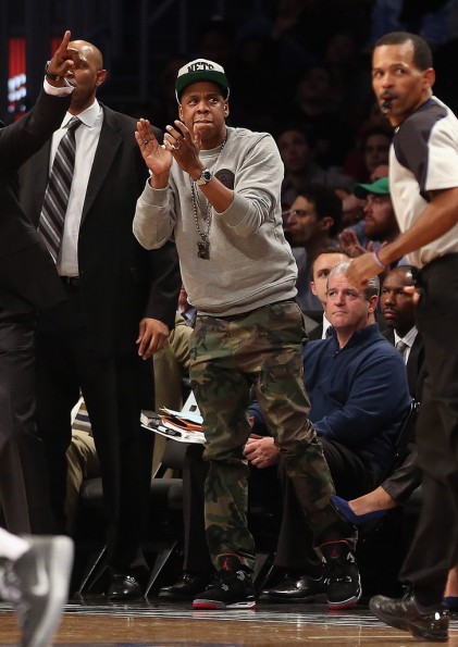 Jay-Z-Courtside2-The-Jasmine-Brand.jpg