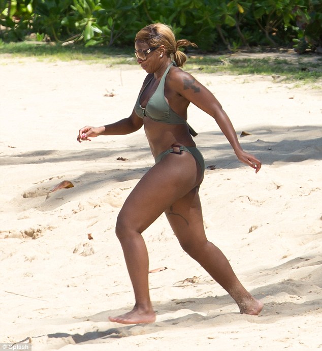 Mary J Blige, Peels Off Her Clothes for Puerto Rico, Kim Kardashian Praises...