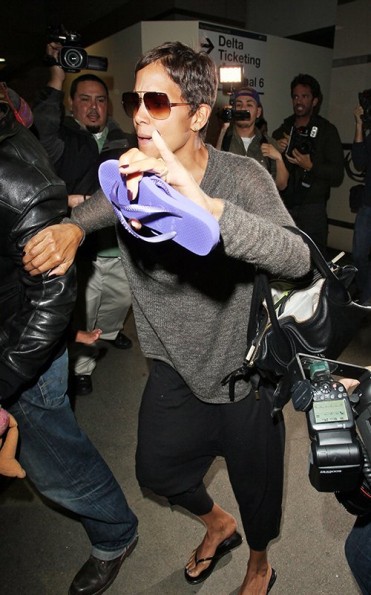 halle-berry-trys- to-get-through-the-airport-the-jasmine-brand