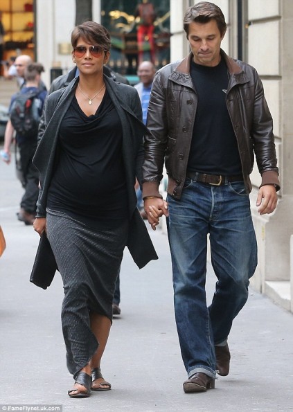 Halle-Berry-Olivier-Martinez-Paris-2013-The-Jasmine-Brand