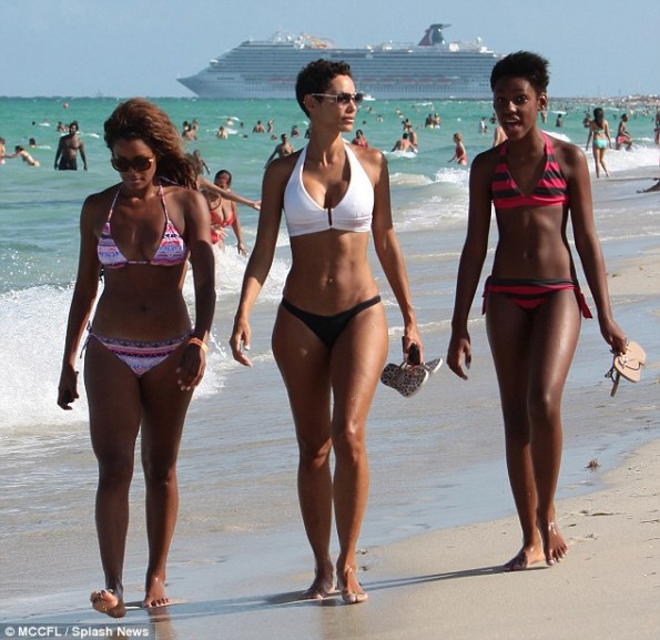 Nicole-Zola-Murphy-Claudia-Jordan-2013-The-Jasmine-Brand