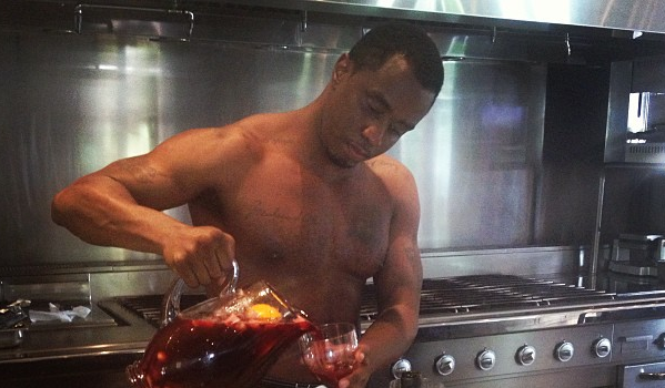 Diddy’s Chest Naked Sangria, Andre 3000 Makes First Public Appearance Since Mother’s Death + More Celeb Stalking