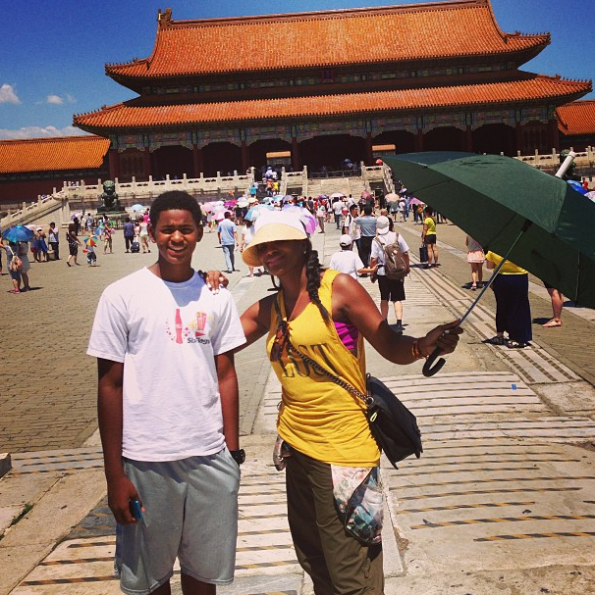 tameka-raymond-Ryan-Glover-Jr-China-Great-Wall-2013-the-jasmine-brand