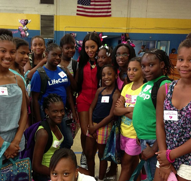 [Photos] No Boys Allowed! Angela Simmons Throws ‘Girl Talk Take Over’ Event at Newark’s Boys Girls Club