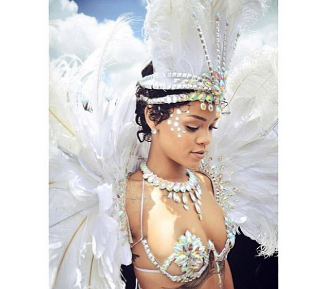 [photos] Rihanna Serves Fashion Sex Appeal In Revealing Barbados