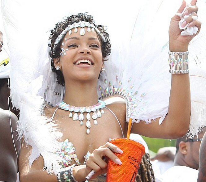 [photos] Rihanna Serves Fashion Sex Appeal In Revealing Barbados