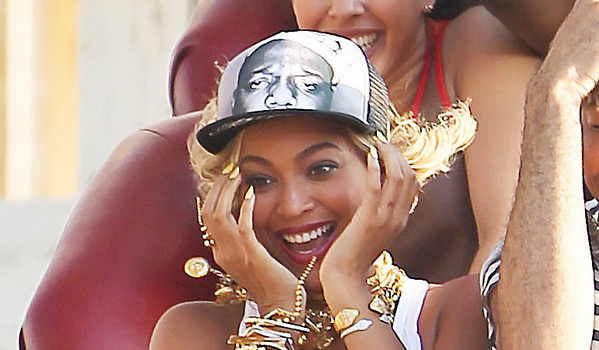 [UPDATED] Beyonce’s Coney Island Field-Trip, Points To A Music Video