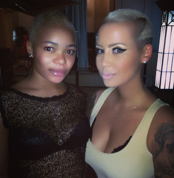 Amber-Rose-With-Nigerian-Fan-The-Jasmine-Brand 
