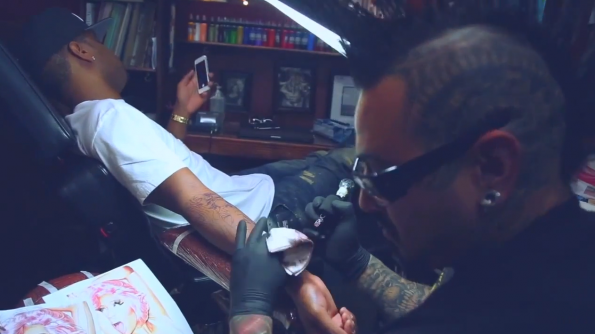 Safaree-Gets-Nicki-Minaj-Tatt-The Jasmine Brand 