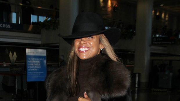 Stacey Dash Treks Thru LAX Smiling From Ear to Ear