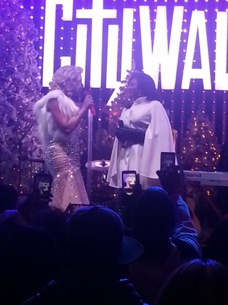 tamar braxton-brings trina braxton on stage-city walk-duet-christmas-the jasmine brand