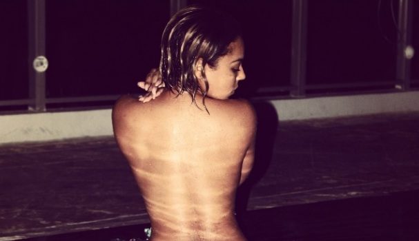 [Stop & Stare] Ashanti Peels Off Her Top in Miami, Promotes BraveHeart