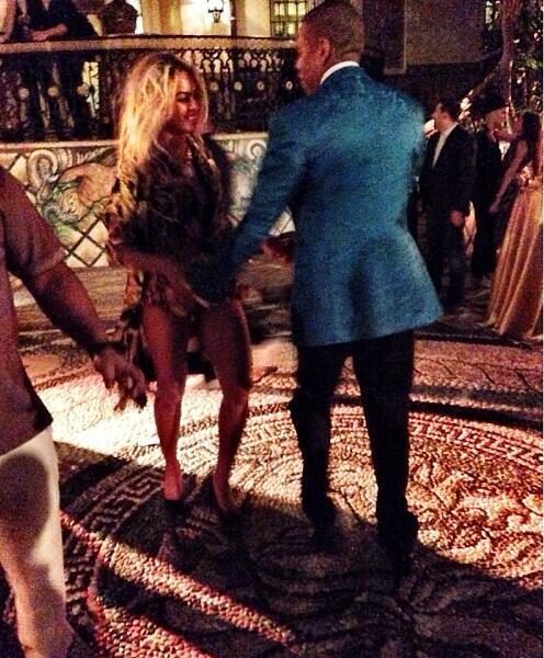[VIDEO] Jay Z & Beyonce Host NYE Party At Versace House, End Night Riding Scooters In Miami