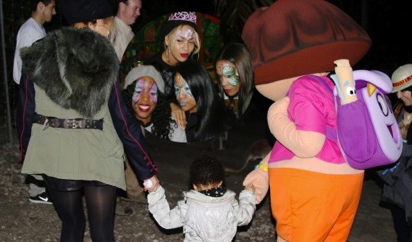 Dora the Explorer, Face Painting & Kangaroos Invited to Blue Ivy’s Birthday Party + Jay Z & Blue Dance On New Year’s Eve