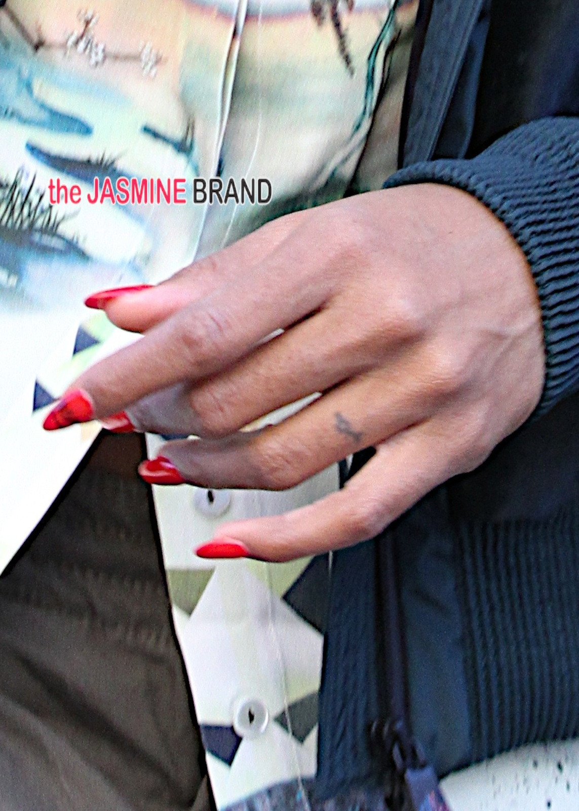 beyonces tattoo her finger