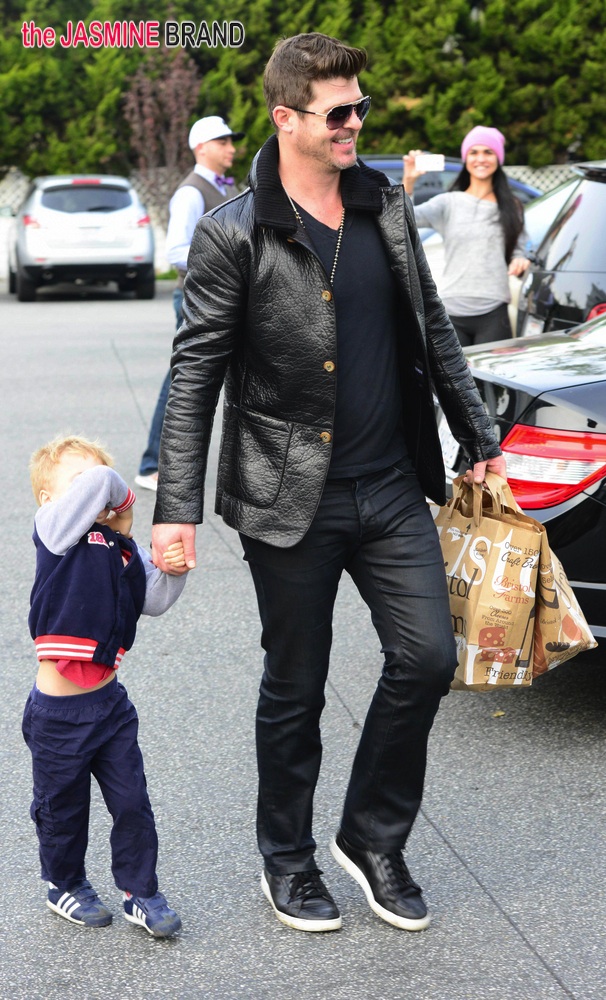 Robin Thicke Takes His Son Julian Shopping at Bristol Farms