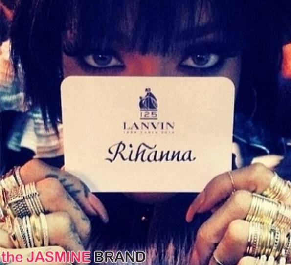 selfie-rihanna-outside-lanvin paris fashion week 2014-the jasmine brand