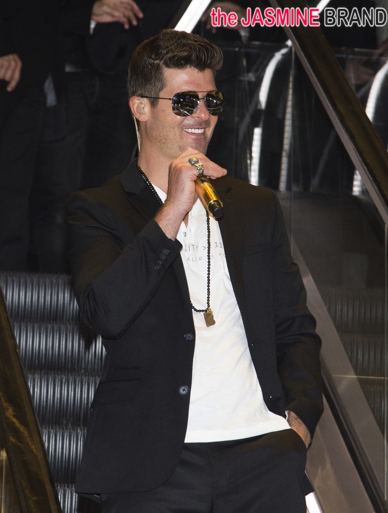 Robin Thicke in Concert at Express Times Square Grand Opening in New York City - March 25, 2014