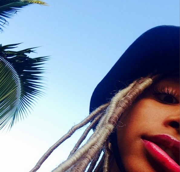 tiny takes daughter-Zonnique-to hawaii for 18th birthday-close-up-the jasmine brand