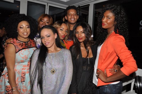 Elle-Varner takes pics with Demetria Lucas, Bershan Shaw_Kiyah Wright, Chef Roble, Chenoa Maxwell, Sessilee Lopez