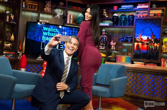 Kim Kardashian Talks Jay Z & Beyonce Divorce Rumors, Picking Adrienne Bailon Over Rita Ora + the Perfect A** Selfie On ‘Watch What Happens Live!’