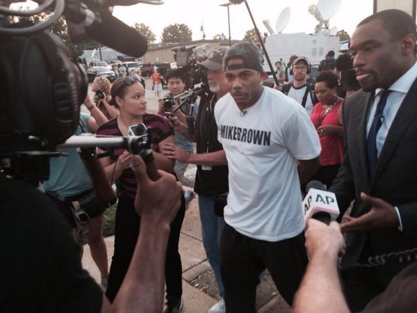 Rapper Nelly Attempts to Calm Ferguson Protestors