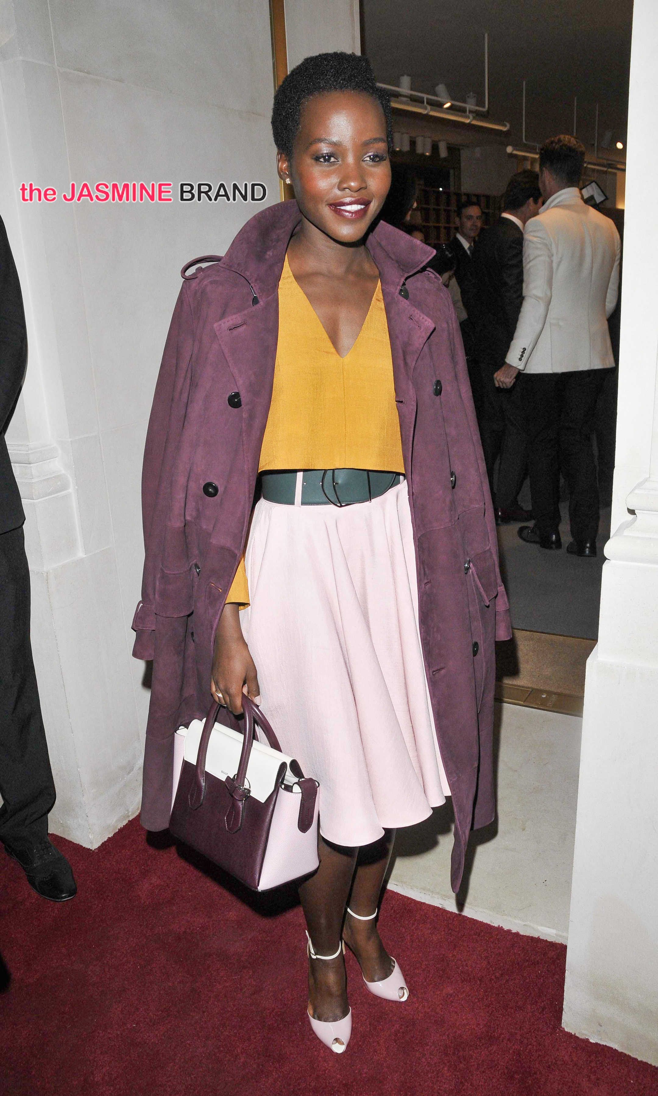 Kerry Washington Sports Killer Gown, Lupita Nyong'o Hits Boutique ...