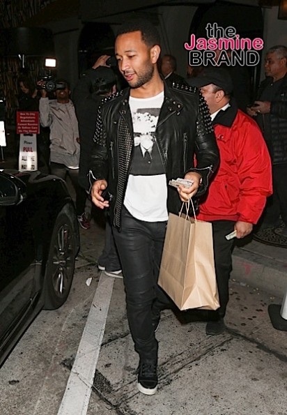 02/04/2016 - John Legend - Celebrity Sightings in Los Angeles on February 4, 2016 - Street - Los Angeles, CA, USA - Keywords: Vertical, Photography, Arts Culture and Entertainment, Candid on the Street, Celebrities, Person, People, California Orientation: Portrait Face Count: 1 - False - Photo Credit: jmx / PRPhotos.com - Contact (1-866-551-7827) - Portrait Face Count: 1