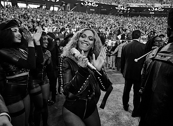Beyonce Shares Throwback Super Bowl 50 Photos With Blue Ivy, Chris ...