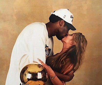 See Vanessa Bryant’s Sweet Message to Hubby Kobe Before Final Game