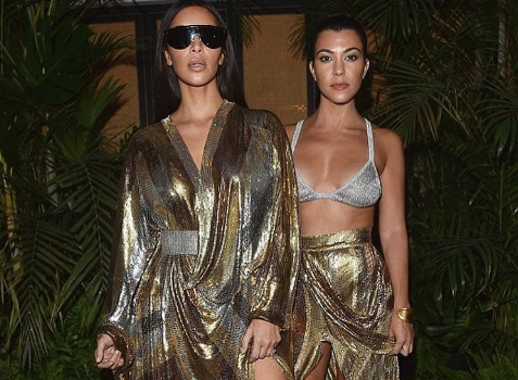Kim Kardashian, Kourtney Kardashian, Kris Jenner Invade Paris Fashion Week [Photos]