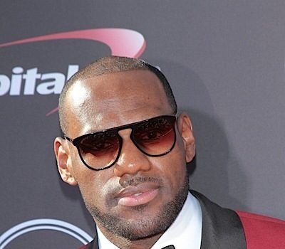LeBron James Signs w/ Lakers, Lands $154 Mill Contract for 4 Years