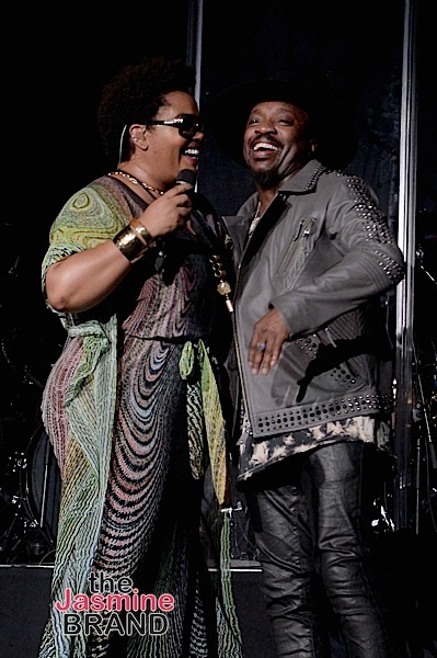 LAS VEGAS, NV - NOVEMBER 04: Singer-songwriters Jill Scott (L) and Anthony Hamilton perform onstage during 2016 Soul Train Music Awards - Soul Train Music Fest on November 4, 2016 in Las Vegas, Nevada. (Photo by Paras Griffin/BET/Getty Images for BET)