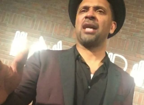 Fan Calls Mike Epps A Homophobe: He wouldn’t take a pic with me because I’m gay! [VIDEO]