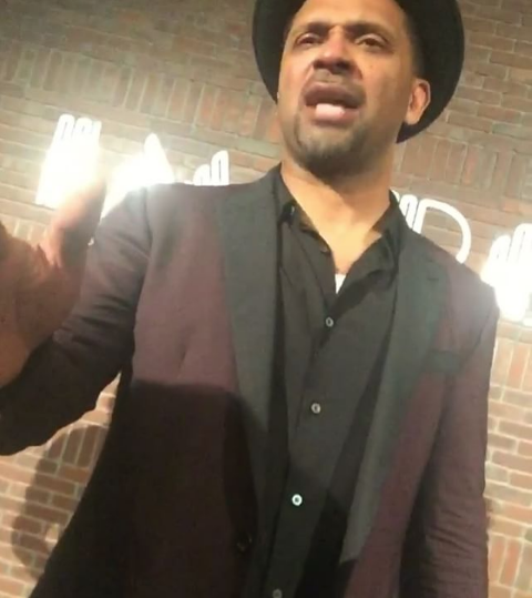 Fan Calls Mike Epps A Homophobe: He wouldn't take a pic with me because I'm gay! [VIDEO]