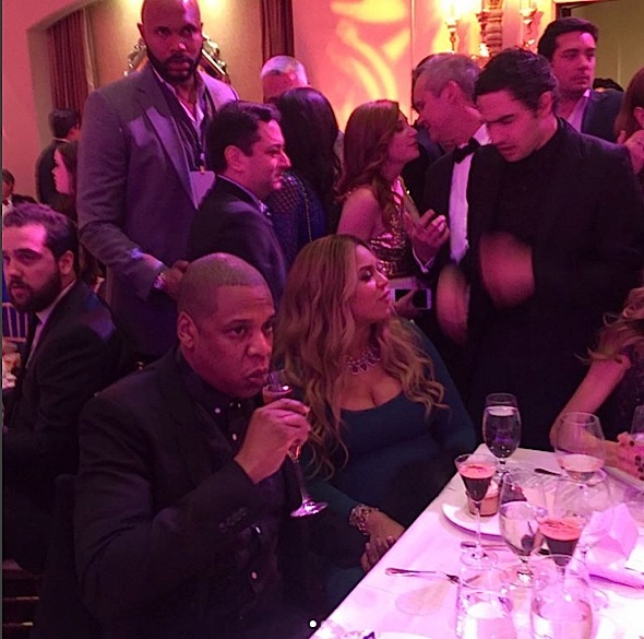 Jay Z & Beyonce’s Growing Baby Bump Hit Pre Oscar’s Dinner [Photos]