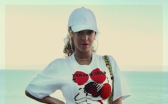 Beyonce Turns Jay-Z’s Rehearsal Into A Photo Shoot