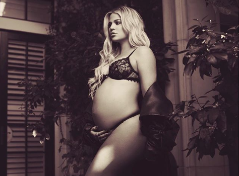 Khloe Kardashian Reveals Newborn Daughter’s Name [Photo]