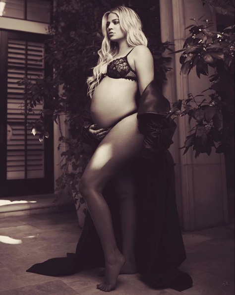 Khloe Kardashian Reveals Newborn Daughter’s Name [Photo]