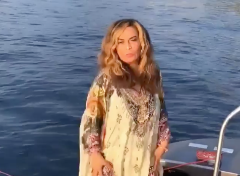 Tina Knowles Dances To Beyonce & Jay Z’s “Ape Sh*t” [VIDEO]