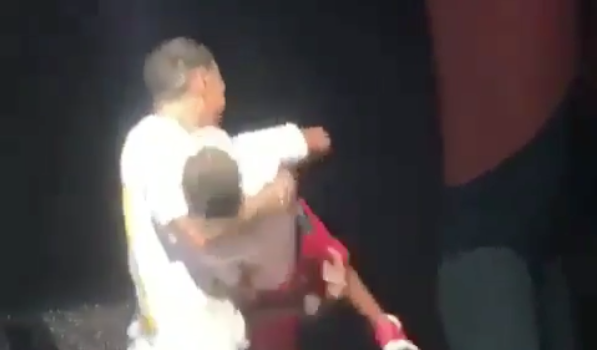Chris Brown Child Fan Faints While Performing Onstage w/ Singer [VIDEO]