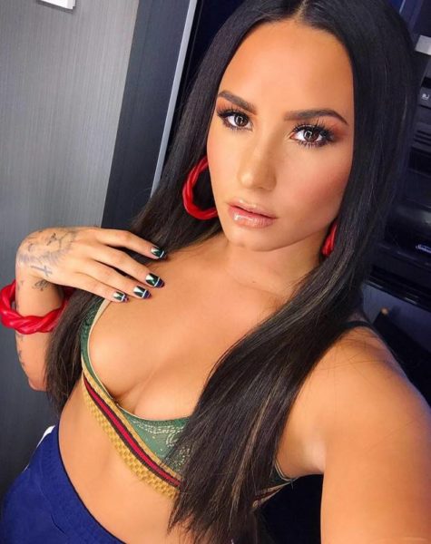 Demi Lovato, İkili Olmayan Olarak Çıktığı Ortada 'O'nu Eklemek İçin Zamirleri Güncelliyor: Ben Çok Akışkan Bir İnsanım