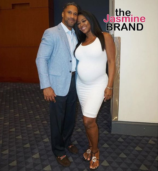 Kenya Moore’s Baby Bump On Full Display w/ Hubby [Photos]