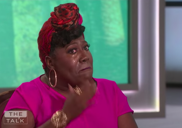 Sheryl Underwood Cries As Julie Chen Departs From ‘The Talk’ [VIDEO]