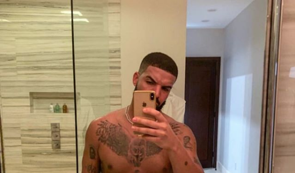 Drake Shares Shirtless Thirst Trap Photo!