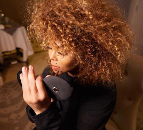 Janet Jackson Debuts New Hairstyle [PHOTO]