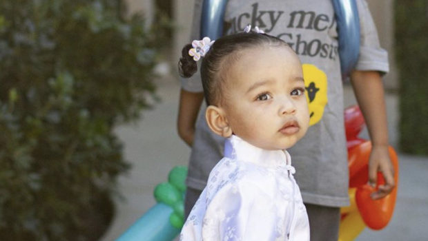 Kim Kardashian’s 1-Year-Old Daughter Chicago Wears Yeezy Heels W/ A $17.5 Hermes Bag [VIDEO]
