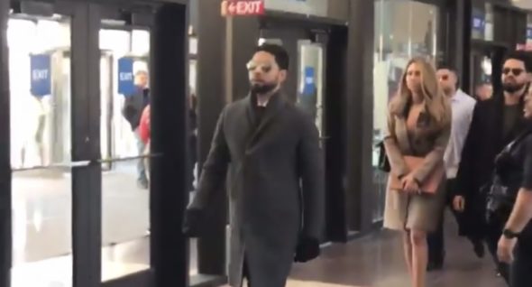 Jussie Smollett Spotted Going Into Courthouse For Indictment Hearing W/ Family In Tow [VIDEO]