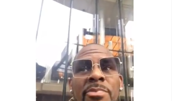 R.Kelly Asks Media To Take It Easy On Him – I’m Hosting A Party, This Is How I Gotta Get Paid Right Now [VIDEO]